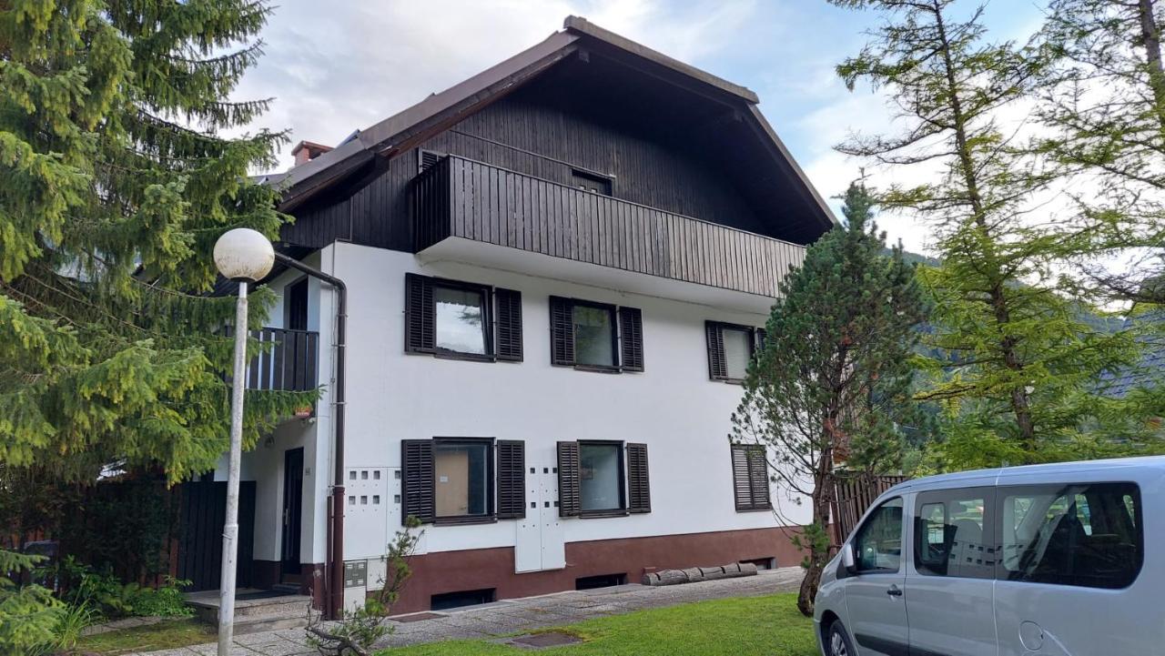 Apartma Marjetica Gozd Martuljek Exterior foto